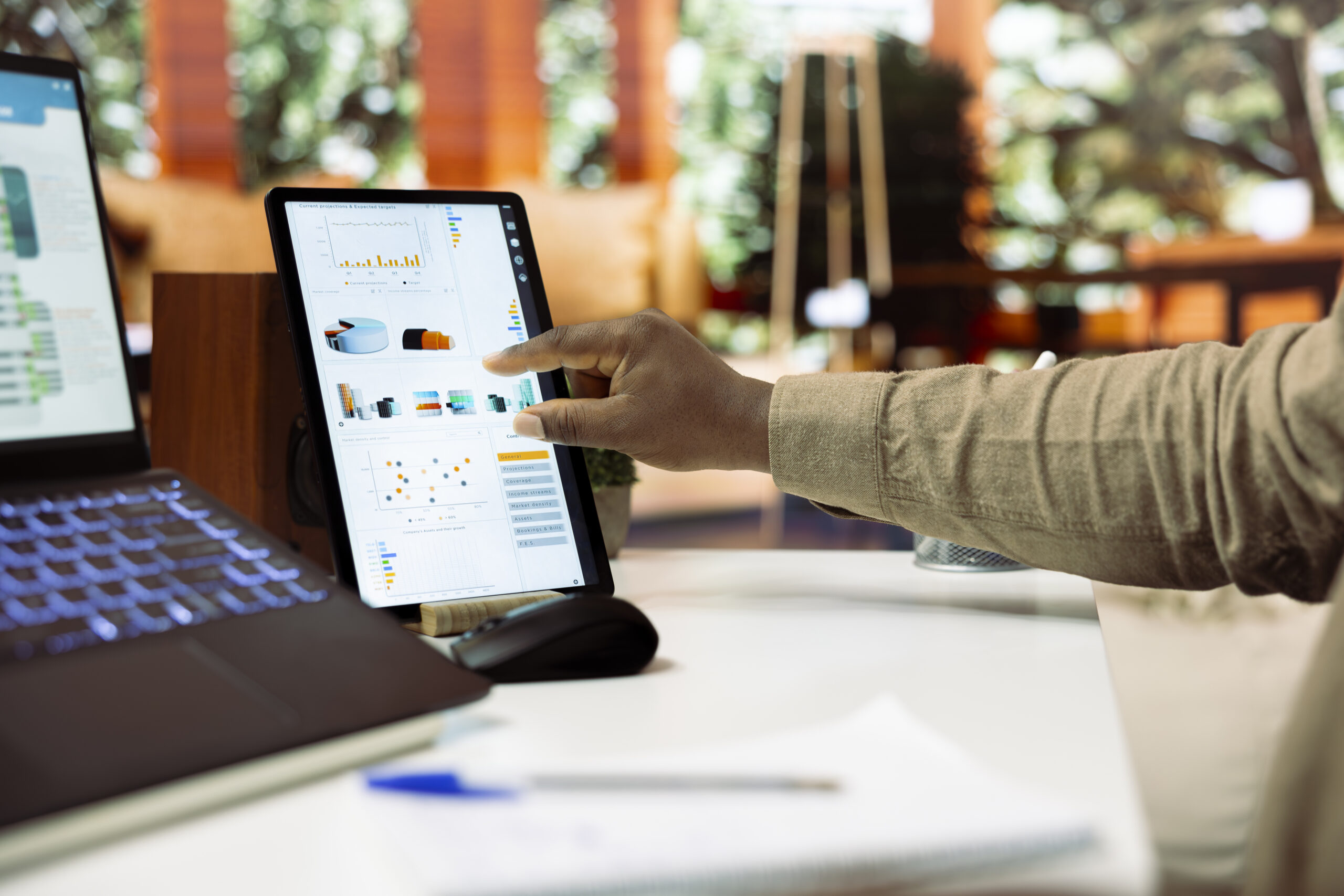 Company analyst studying business activity progress on achieving strategic goals in a competitive economic environment. Entrepreneur improving the workflow, accounting remote work.